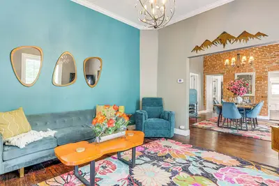 Image de Walk to Dtwn: Colorful Cañon City Home w/ Grill!