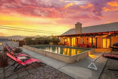 Image de Escape to Serenity: 3-Bed, 2-Bath Home with Pool and Views plus WiFi and Ac