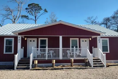 Image de Crab Shack - Close to Downtown & Beaches - King Bed - Boat Parking - No Pet Fees!