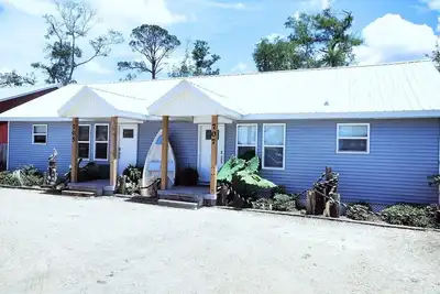 Image de Turtles Nest - Close to Downtown & Beaches - King Bed - Boat Parking - No Pet Fees!