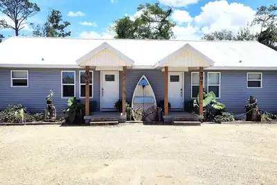 Image de Pelicans Post - Close to Downtown & Beaches - King Bed - Boat Parking - No Pet Fees!