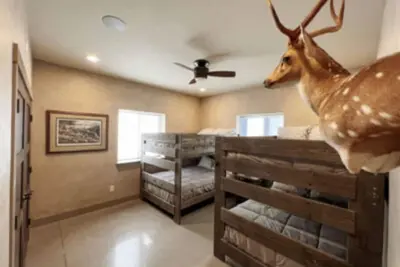 Image de Beautiful mountaintop cabin with no neighbors, sleeps 1-10.
