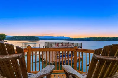 Image de Lakefront Escape, Dock Access and Mountain Views!