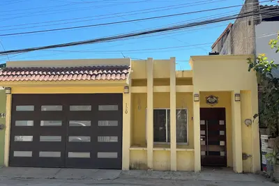 Image de Casa Sueños in Bucerias Mexico with Private Pool and Private Parking Garage.