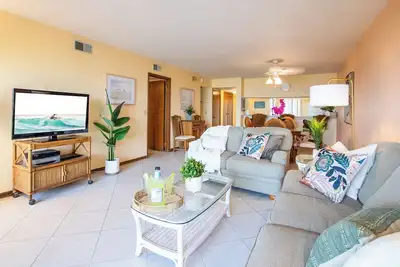 Image de Direct Ocean Front Coastal Retreat with Heated Pool - Step to the Beach