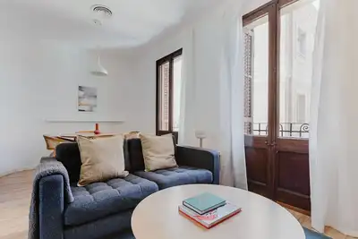 Image de Great Vila de Gràcia 2br w/ Balcony, Elevator & Washer, by Blueground