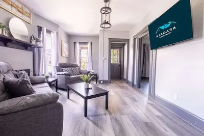 Image de Comfortable 6br 2Bath in the heart of Niagara Falls