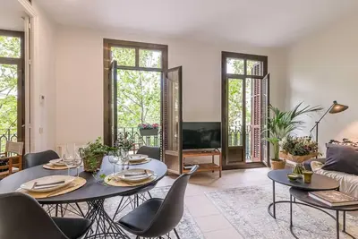 Image de Appartement Moderne et Confortable au Cœur de Barcelone – Location Saisonnière