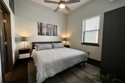 Image de Downtown Rooftop Apt- Walkable, Private, Modern