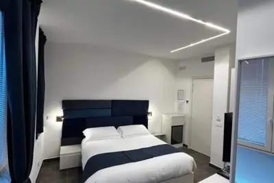 Image de \"JoyfĂĽl Accomodation Camera 3\" avec Wi-Fi et climatisation