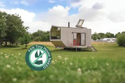 Image de Nachhaltig & Klimaneutral Übernachten im Green Tiny House Pioneer mit Meerblick