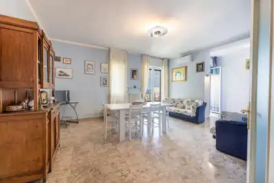 Agréable appartement avec climatisation, Tv, balcon, animaux admis et vue panoramique