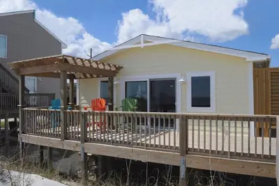 Image de Wholly Mackerel - Oceanfront, 2 Bedroom, Adorable Cottage in Surf City! Dog