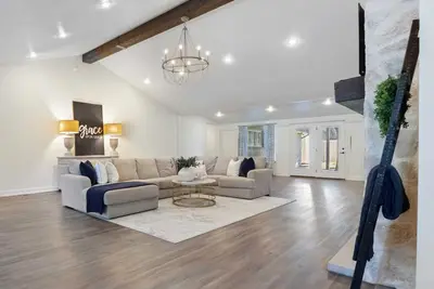 Image de La Dolce Vita  4br 2ba  Close to Tech