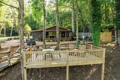 Image de Cozy Riverfront Cabin with Private Dock