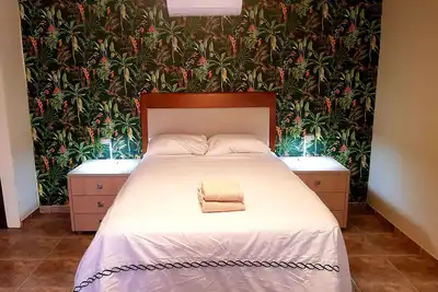 Image de Comfy Hotel Room at Island House Curacao close to Curacao International Airport.