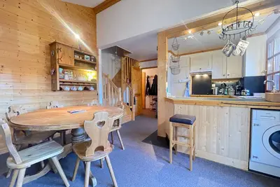 Image de Duplex de Charme pour 6 Personnes, Proche Centre et Pistes de Ski