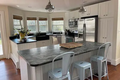 Image de Spacious, Middletown Beach home, monthly booking \n\n