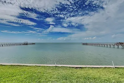 Image de Copano Coastal Gem | Bayfront Views + Access to Pool!