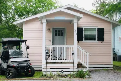 Image de Golf Cart included with property!