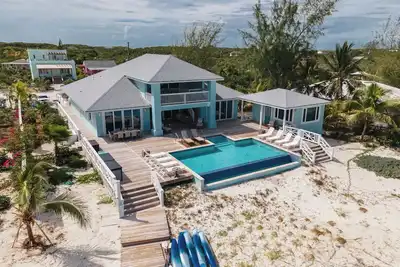 Image de Suma Sands Villa, Beachfront Villa with Pool & Sandy Beach All Year Round