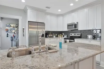 Image de Craftsman Bungalow Retreat in Brilliant, Tampa, Fl! Close to Everything!