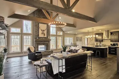 Image de Beautiful Mountain Home, Ski In/Ski Out & Golf within Boyne Mountain Resort