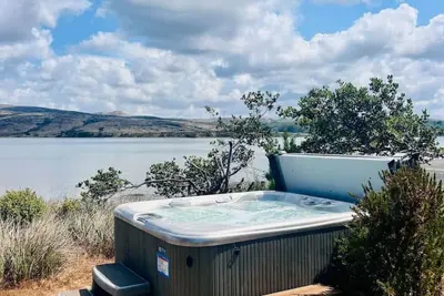 Image de Inverness Beach House - Hot Tub on Tomales Bay