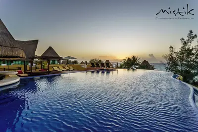 Image de Cozy 2-bedroom apartment in delightful Playa del Carmen with WiFi, Ac 216