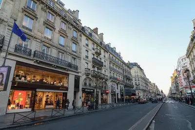 Image de A Realm of Luxury-Beautifully tucked between Louvre, Ile de la Cité &Pont Neuf