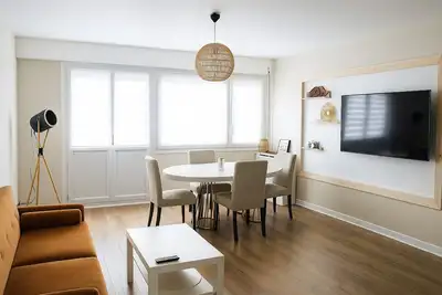 Image de Centre-ville Coty. Idéal pour les familles, 4 chambres, 3 salles de bain,