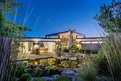 Image de Dramatic Mountain-top Architectural Gem in Carmel Valley