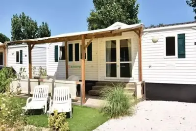 Image de Mobil-home | Classic | 3 Ch. | 6/8 pers. | Terrasse surélevée | A/C