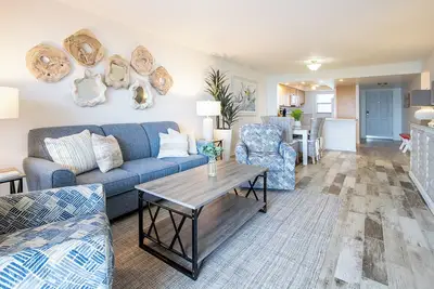 Image de Sun & Sea Escape | Heated Pool, Beach Access & Spacious Rooms