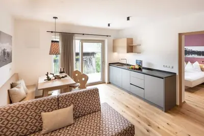 Image de Appartement 'Portugieser' avec vue sur les montagnes, piscine partagée et Wi-Fi