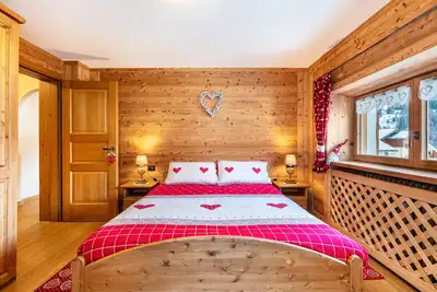 Image de Appartement 'La Maison Des Coeurs, Cogne' avec vue sur les montagnes, terrasse privée et Wi-Fi