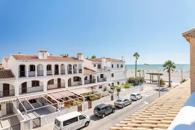 Image de Bungalow \"Villa Ines\" avec vue sur la mer, terrasse privée et climatisation