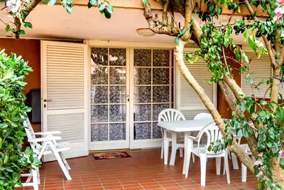 Image de Maison de vacances 'Villetta Indipendente Castiglione' avec terrasse privée, jardin privé et Wi-Fi