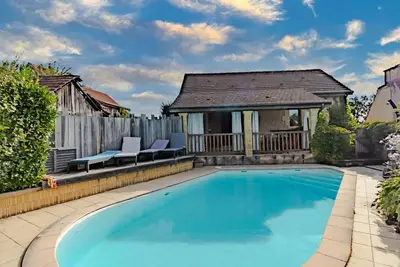 Image de Maison de vacances 'La Gourmandise D'Huguette' avec piscine privée, Wi-Fi et climatisation