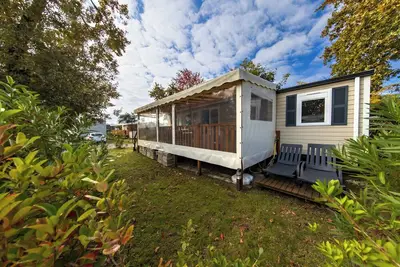 Image de Mobil Home 'Mobil Home Amira 42m2' avec vue sur la mer, Wi-Fi et climatisation