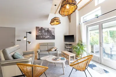 Image de Maison 'La Grange Du Vallon D'estivaux' avec vue sur lac, piscine partagée et Wi-Fi