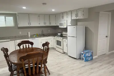 Image de Spacious 5-bedroom house in enchanting Aurora with, Rv Parking Area, WiFi, Ac etc.