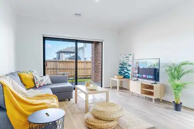 Image de Charming 3br Home with Study in Junction Village