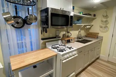 Image de Cozy Cottage of Historic Nola— Furnished— Utilities Included— Monthly Rental