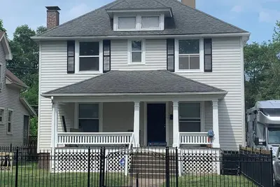 Image de Beautiful “House” 4-bed”Rooms” not bunks-Hotel 4 Bedrooms 100 dollars each room