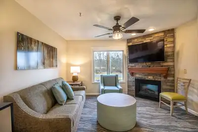 Image de Balcony Views, Golf Nearby, Resort Amenities!