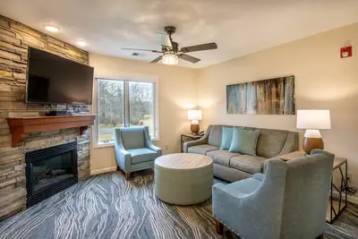 Image de Private Balcony, Kitchen, Jacuzzi tub!