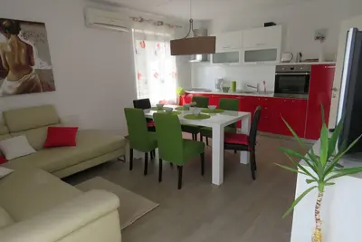 Image de Dieses Klimatisierte 4-sterne Apartment VerfĂĽgt Ăśber 2 Balkone mit Meeblick