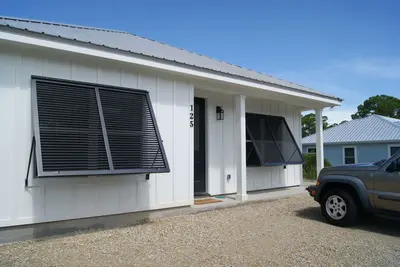 Image de \"Butterfly Beach\" one level home on Cape San Blas, steps to beach, no stairs
