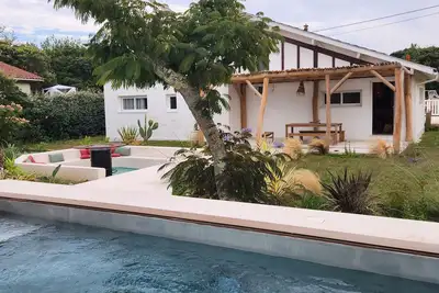 Image de Charming house 100m from de beach, close to a forest. Swimming pool, Bbq, petanque